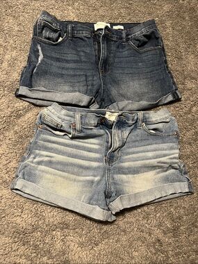Celebrity Pink Women’s Denim Roll-Cuff Shorts Dark Blue & Light Blue size 13/31
